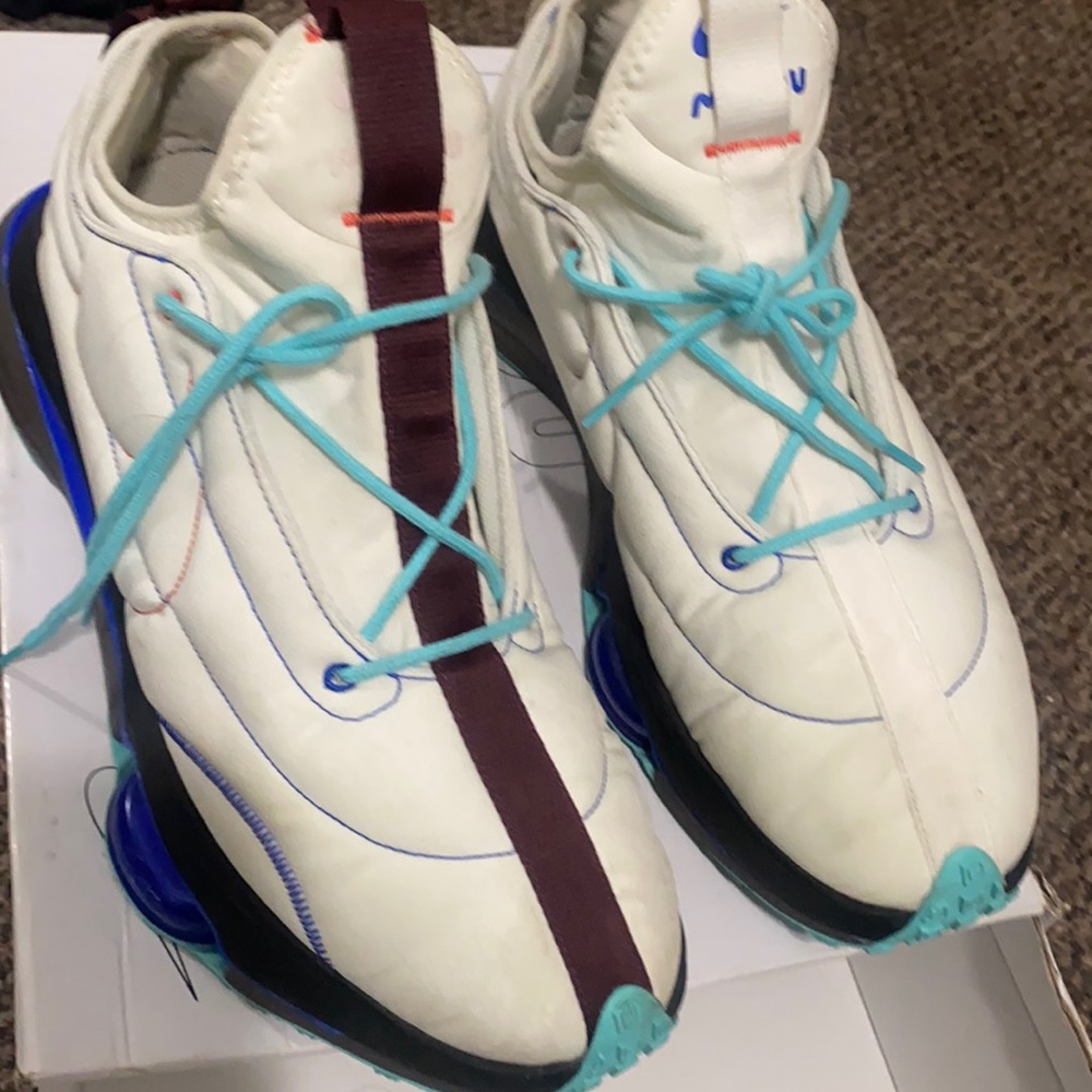 Nike SNKRS